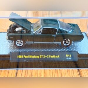 M2 Machines Detroit-Muscle 1965 Ford Mustang GT 2+2 Black Fastback R43 18-18